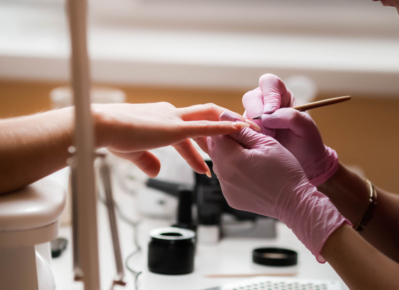 beauty-salon-industry-pos-btm nail salon workers