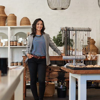 woman in shop<br />
